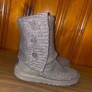 ugg women’s classic gray cardy knit button boot